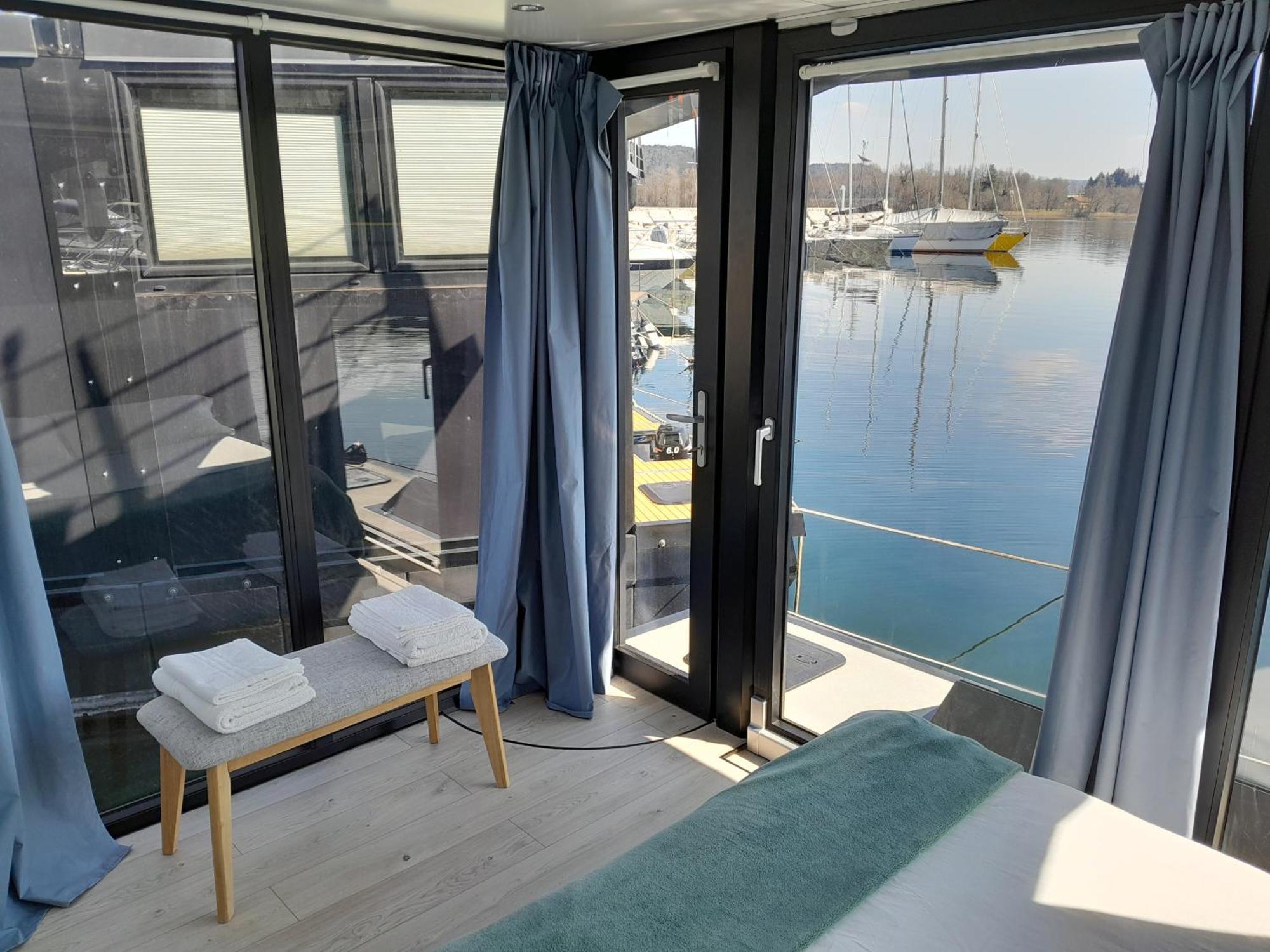 Floating Experience Black Pearl, Lago Maggiore Dormelletto Exterior foto