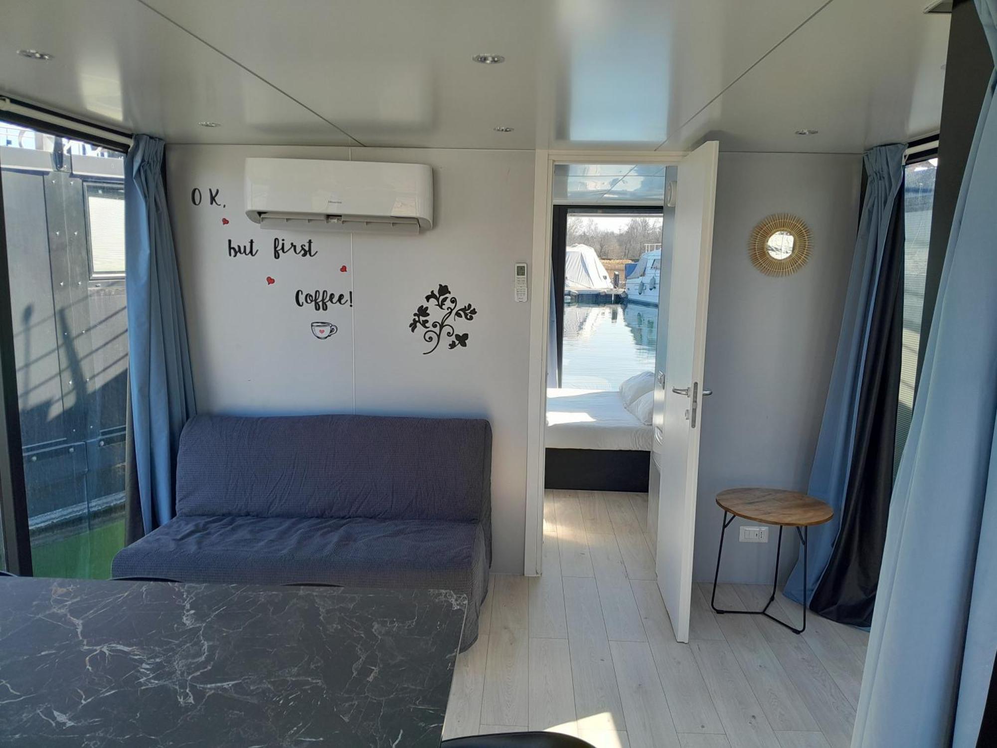 Floating Experience Black Pearl, Lago Maggiore Dormelletto Exterior foto