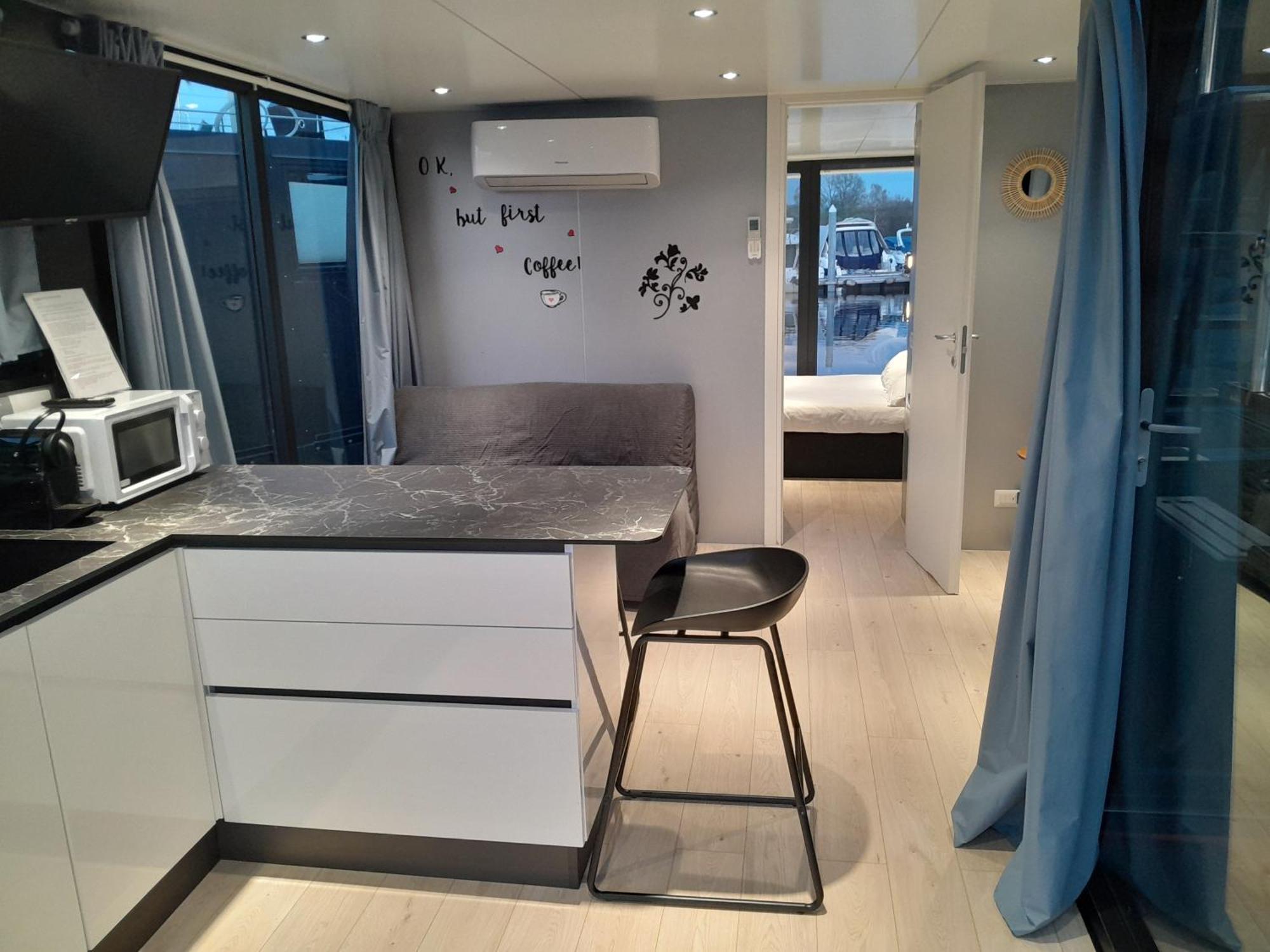 Floating Experience Black Pearl, Lago Maggiore Dormelletto Exterior foto