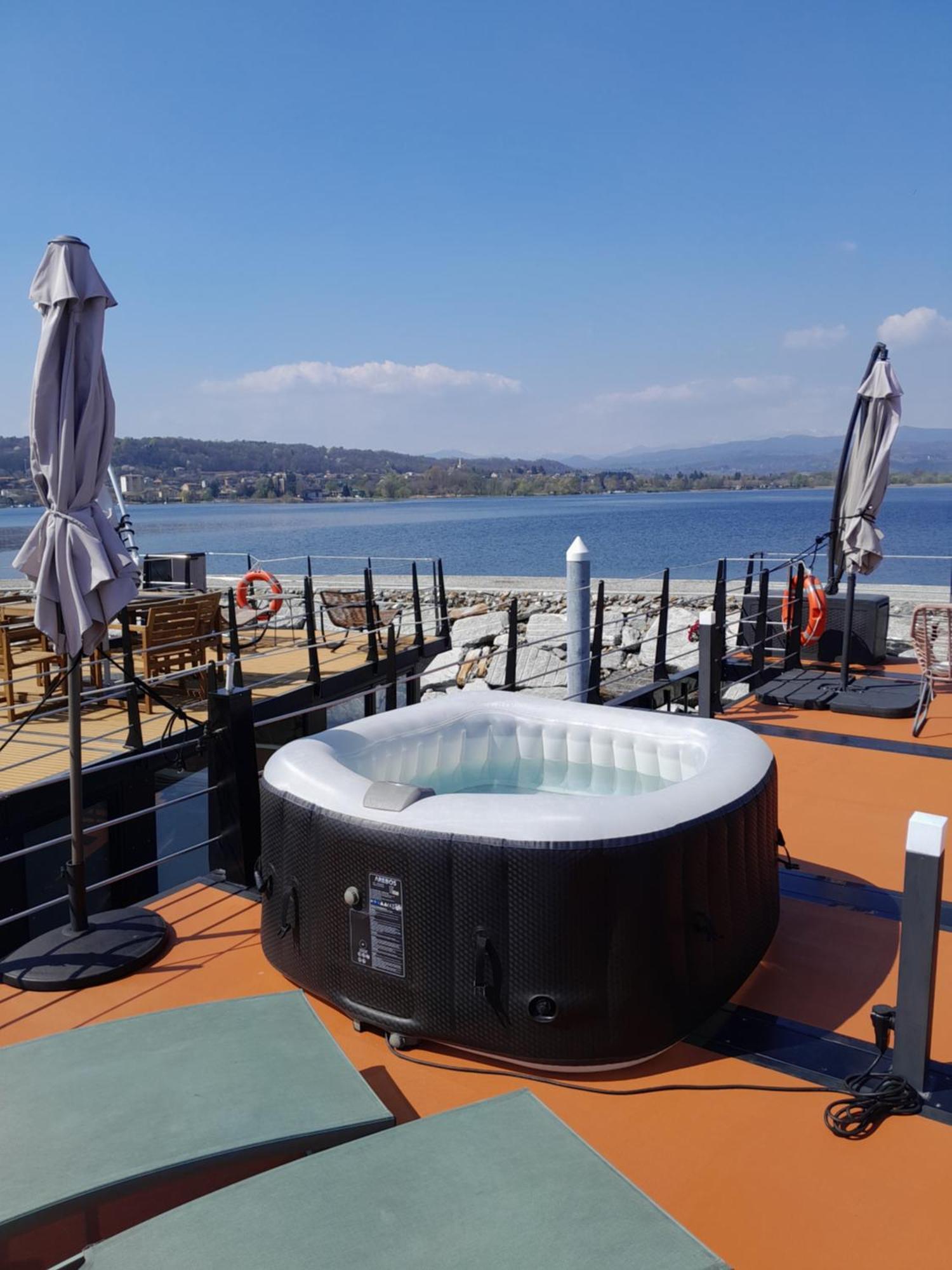Floating Experience Black Pearl, Lago Maggiore Dormelletto Exterior foto