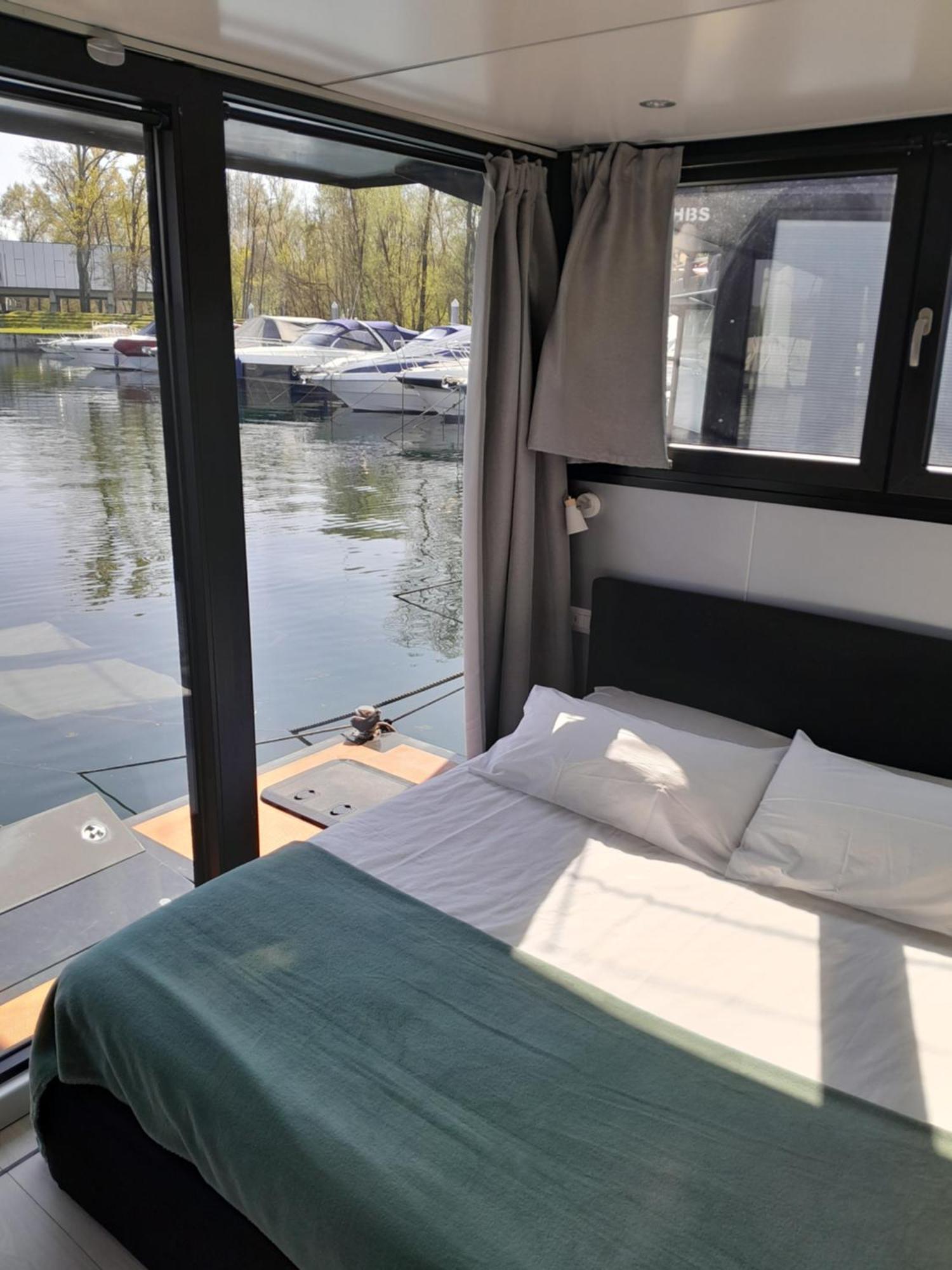 Floating Experience Black Pearl, Lago Maggiore Dormelletto Exterior foto
