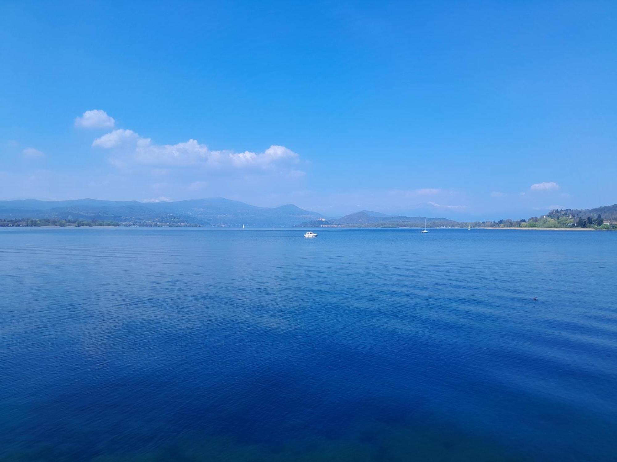 Floating Experience Black Pearl, Lago Maggiore Dormelletto Exterior foto