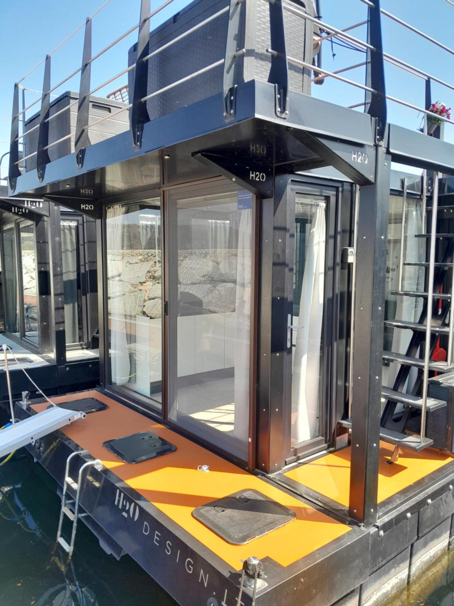 Floating Experience Black Pearl, Lago Maggiore Dormelletto Exterior foto