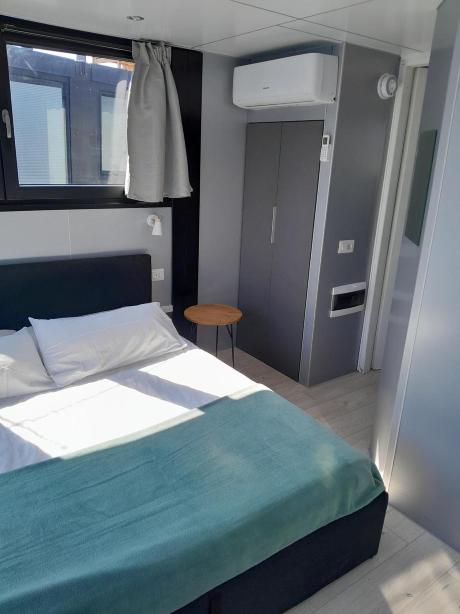 Floating Experience Black Pearl, Lago Maggiore Dormelletto Exterior foto