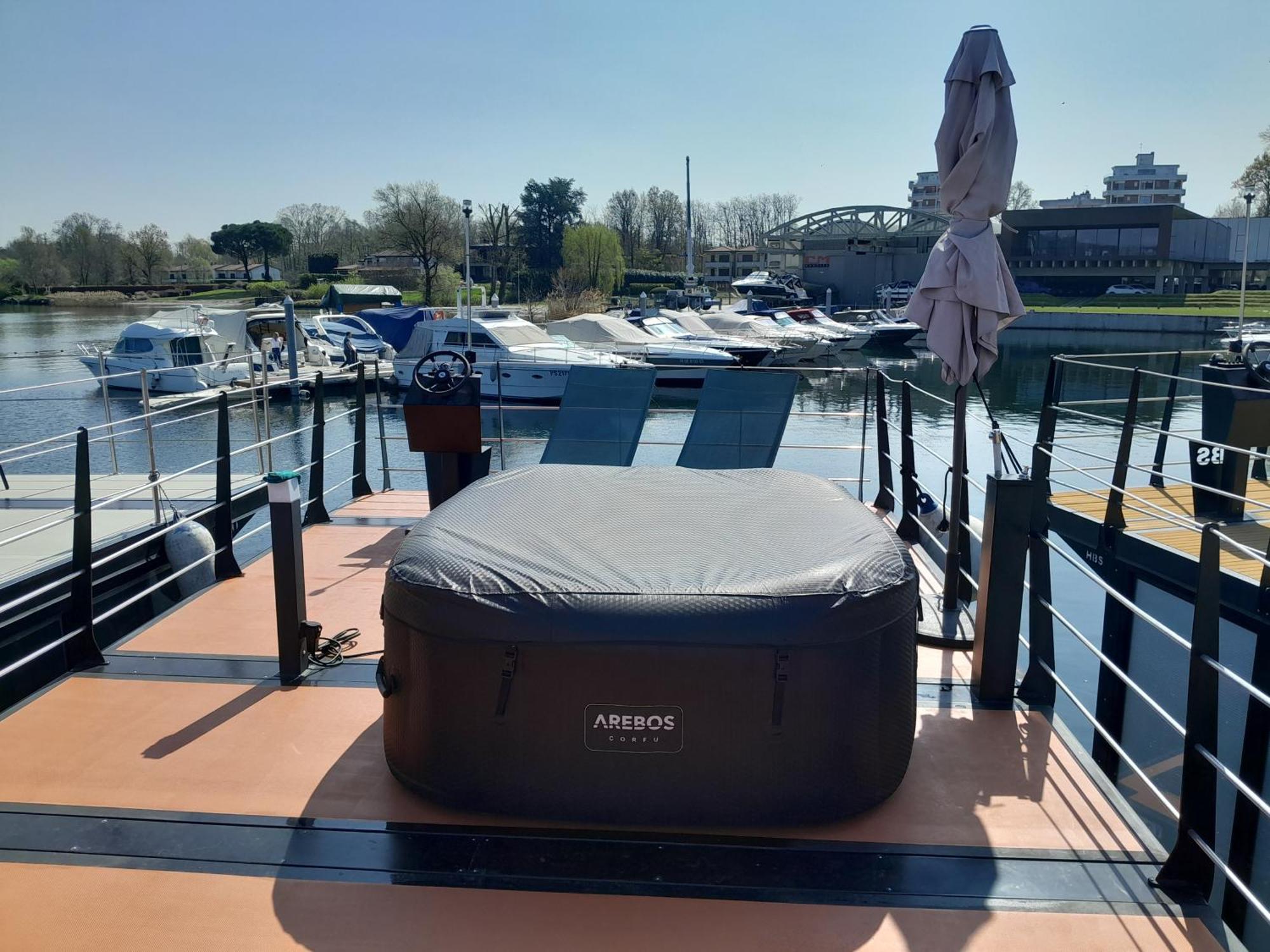 Floating Experience Black Pearl, Lago Maggiore Dormelletto Exterior foto