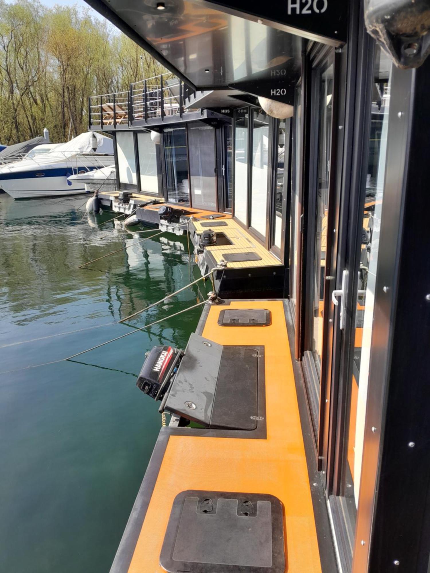 Floating Experience Black Pearl, Lago Maggiore Dormelletto Exterior foto